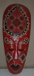 COLECIONISMO - Máscaras da sorte Africana em madeira policromada, ricamente trabalhadas. Medindo aprox. 10 cm x 24 cm.