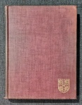 Livro. Biblioteca José Roberto Teixeira Leite. LAST LECTURES, de Roger Fry. Nova York/Cambridge, 1939. Encadernado, 370 páginas, ilustrado. 25,5 x 19,5 cm. Em bom estado, manchas do tempo. Contém as dez preleções iniciais de um  curso que não chegou a se concretizar devido à morte do autor  o grande  crítico de arte, pintor  e professor britânico Roger Fry (1866-1934), membro do célebre Grupo de Blomsbury. Capítulos de enorme perspicácia e originalidade sobre sensibilidade e vitalidade, arte egípcia, mesopotâmica, negra, americana, chinesa, indiana e grega.