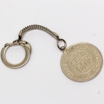 Colecionismo. Chaveiro com a moeda de 400 Réis 1919, sem uso.