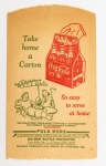 Colecionismo - ` COCA COLA No Drip Bottle Protector` - Os Coca-Cola No-Drip Bottle Protectors (também chamados de dry servers) eram protetores de papel ou mangas térmicas descartáveis. Distribuídos entre as décadas de 1920 e 1930, eles serviam para envolver garrafas geladas de vidro, absorvendo a condensação e evitando que a água pingasse na roupa de quem bebia.