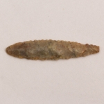 Arqueologia, África Ponta de Flecha com Data Estimada Entre 7200 a 4500 A.c. África Norte - MALI e Niger. Proveniente de Coleção Europeia - Bélgica. Exemplar de Extrema Qualidade. Oportunidade. 40x10mm Aproximados