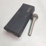 microfone antigo le son sem garantia Qualquer duvida entrar em contato pelo whatsaap: 11948723970 ou pelo nosso email: loucoporantiguidades@gmail.com. OBS: A sua participação em nosso leilão ajuda em causas animais.