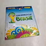album de figurinhas copa do mundo world cup brasil completo em bo estado de conservação. Qualquer duvida entrar em contato pelo whatsaap: 11948723970 ou pelo nosso email: loucoporantiguidades@gmail.com. OBS: A sua participação em nosso leilão ajuda em causas animais.