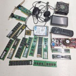 SD's, Placas de Video e Componentes Eletronicos, google chrome, memoria ram, placa de video, gps, controle kenwood hd,.Qualquer duvida entrar em contato pelo whatsaap: 11948723970 ou pelo nosso email: loucoporantiguidades@gmail.com. OBS: A sua participação em nosso leilão ajuda em causas animais.