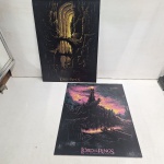 lote com doisQuadros Lord Of Rings. Qualquer duvida entrar em contato pelo whatsaap: 11948723970 ou pelo nosso email: loucoporantiguidades@gmail.com. OBS: A sua participação em nosso leilão ajuda em causas animais.
