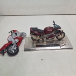 miniaturas de motos no estado. Qualquer duvida entrar em contato pelo whatsaap: 11948723970 ou pelo nosso email: loucoporantiguidades@gmail.com. OBS: A sua participação em nosso leilão ajuda em causas animais.