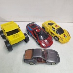 Carrinhos de Brinquedo, arcor, majorrete etc. Qualquer duvida entrar em contato pelo whatsaap: 11948723970 ou pelo nosso email: loucoporantiguidades@gmail.com. OBS: A sua participação em nosso leilão ajuda em causas animais.