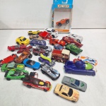 miniaturas de carrinhos. Qualquer duvida entrar em contato pelo whatsaap: 11948723970 ou pelo nosso email: loucoporantiguidades@gmail.com. OBS: A sua participação em nosso leilão ajuda em causas animais.