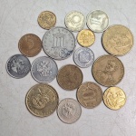 Moedas estrangeiras Diversas grecia e russia Qualquer duvida entrar em contato pelo whatsaap: 11948723970 ou pelo nosso email: loucoporantiguidades@gmail.com. OBS: A sua participação em nosso leilão ajuda em causas animais.