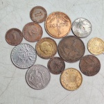 Moedas estrangeiras Diversas, portugal, alemanha frança e.Qualquer duvida entrar em contato pelo whatsaap: 11948723970 ou pelo nosso email: loucoporantiguidades@gmail.com. OBS: A sua participação em nosso leilão ajuda em causas animais.