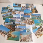 varios cartoes postais representando praia. Qualquer duvida entrar em contato pelo whatsaap: 11948723970 ou pelo nosso email: loucoporantiguidades@gmail.com. OBS: A sua participação em nosso leilão ajuda em causas animais.