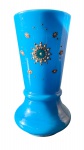 Vaso em opalina azul com decoração em detalhes esmaltados em alto relevo, França século XIX, cerca de 1850. Medida: 18x9cm