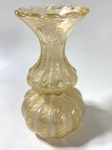 Barovier&Toso - Vaso em cristal de Murano Cordonato D'Oro,  modelo criado por Ercole Barovier Itália, década de 50. Possui a etiqueta da manufatura e etiqueta de Murano no verso. Medida: 20cm