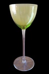 Cálice em cristal Baccarat na cor verde modelo "Perfection"  com a marca d'agua da cristalheria da Baccarat, 19 cm por 7,5cm de boca
