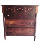 Grande comoda em jacaranda estilo Dona Maria,  século, peça proveniente de importante familia tradicional do nordeste do Brasil. 144 x 137 x 68 cm
