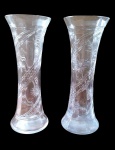 Par de vasos Baccarat lapidados a mão França século XIX, nãopossui marca, 20 cm x 8 cm de boca .