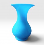 Vaso em opalina azul francesa provavelemente Baccarat, século XIX, 16 cm