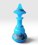 Perfumeiro em opalina Baccarat azul, com rico trabalho de guirlandas em ouro, França século XIX