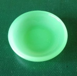 MIniatura em opalina Baccarat  verde ( tambem é uralina ) represento um porta pirulas
