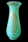 Vaso em opalina Baccarat verde com rica decoração em dourado ( tambem é uralina ) França século XIX.