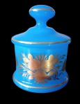 Caixa em opalina Baccarat azul com decoração em dourado