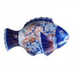 Grande e raro peixe em porcelana Imari, 40 cm possui um pequeno lascado em uma  ponta do rabo do peixe