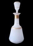 Perfumeiro em opalina Baccarat Branca com decoração em dourado