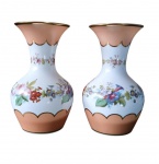 Par de vasos em c opalina francesa século XIX com decoração floral