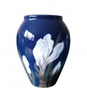 Pequeno vaso em porcelana Royal copenhagem, com decoração de flores