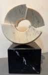BRUNO GIORGI "Catavento" escrutura em mármore estatuario de Carrara rosa, medindo 45 X 40 cm