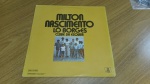 Lp Disco Vinil Duplo Milton Nascimento e Lô Borges "Clube da Esquina" . Produto original, capa em regular estado de conservação, com sinais de uso, manuseio e desgastes. Disco com plastico protetor, pode conter poeira e riscos, mesmo que superficiais, podendo ocasionar algum nível de ruído na audição.Itens vendidos no estado que apresentam as fotos, qualquer dúvida por gentileza entrar em contato com nosso Whatsapp (24)992260836 para