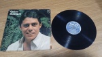 Disco de vinil LP Chico Buarque " . Produto original. Gravadora Phillips. Capa apresenta desgate, com sinais de uso e manuseio .O disco pode conter riscos, mesmo que superficiais, podendo ocasionar algum nível de ruído na audição.Itens vendidos no estado que apresentam as fotos, qualquer dúvida por gentileza entrar em contato com nosso Whatsapp (24)992260836 para esclarescimentos até o dia anterior ao pregão!!!