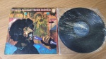 Lp Disco de Vinil Raul Seixas " 20 anos de rock" . Produto original, capa com sinais de uso e manuseio, pode haver desgaste. Disco pode conter poeira e riscos, mesmo que superficiais, podendo ocasionar algum nível de ruído na audição.Itens vendidos no estado que apresentam as fotos, qualquer dúvida por gentileza entrar em contato com nosso Whatsapp (24)992260836 para esclarescimentos até o dia anterior ao pregão!!!