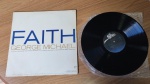Lp Disco de Vinil George Michael " Faith". Produto original, capa com sinais de uso e manuseio, pode haver desgaste. Disco pode conter poeira e riscos, mesmo que superficiais, podendo ocasionar algum nível de ruído na audição.Itens vendidos no estado que apresentam as fotos, qualquer dúvida por gentileza entrar em contato com nosso Whatsapp (24)992260836 para esclarescimentos até o dia anterior ao pregão!!!