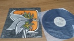 Lp Disco de Vinil Turíbio Santos "Choros do Brasil". Produto original, capa com sinais de uso e manuseio, pode haver desgaste. Disco pode conter poeira e riscos, mesmo que superficiais, podendo ocasionar algum nível de ruído na audição.Itens vendidos no estado que apresentam as fotos, qualquer dúvida por gentileza entrar em contato com nosso Whatsapp (24)992260836 para esclarescimentos até o dia anterior ao pregão!!!