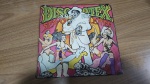 Lp Disco de Vinil Discotex and the Sex-o-lettes. Produto original, capa com sinais de uso e manuseio, pode haver desgaste. Disco pode conter poeira e riscos, mesmo que superficiais, podendo ocasionar algum nível de ruído na audição.Itens vendidos no estado que apresentam as fotos, qualquer dúvida por gentileza entrar em contato com nosso Whatsapp (24)992260836 para esclarescimentos até o dia anterior ao pregão!!!