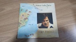 Lote com Lp Disco de Vinil Duplo, Tom Jobim "Terra Brasilis", capa com sinais de uso e manuseio, pode haver desgaste. Disco pode conter poeira e riscos, mesmo que superficiais, podendo ocasionar algum nível de ruído na audição.Itens vendidos no estado que apresentam as fotos, qualquer dúvida por gentileza entrar em contato com nosso Whatsapp (24)992260836 para esclarescimentos até o dia anterior ao pregão!!!