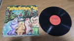 Lote com Lp Disco de Vinil Os mostrengos do Rei, capa com sinais de uso e manuseio, pode haver desgaste. Disco pode conter poeira e riscos, mesmo que superficiais, podendo ocasionar algum nível de ruído na audição.Itens vendidos no estado que apresentam as fotos, qualquer dúvida por gentileza entrar em contato com nosso Whatsapp (24)992260836 para esclarescimentos até o dia anterior ao pregão!!!