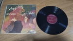 Lote com Lp Fud Candrix "Dancing With You", capa com sinais de uso e manuseio, pode haver desgaste. Disco pode conter poeira e riscos, mesmo que superficiais, podendo ocasionar algum nível de ruído na audição.Itens vendidos no estado que apresentam as fotos, qualquer dúvida por gentileza entrar em contato com nosso Whatsapp (24)992260836 para esclarescimentos até o dia anterior ao pregão!!!