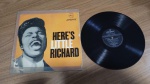 Lote com Lp Vinil "Heres Little Richards", capa com sinais de uso e manuseio, pode haver desgaste. Disco pode conter poeira e riscos, mesmo que superficiais, podendo ocasionar algum nível de ruído na audição.Itens vendidos no estado que apresentam as fotos, qualquer dúvida por gentileza entrar em contato com nosso Whatsapp (24)992260836 para esclarescimentos até o dia anterior ao pregão!!!