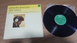 Lote com Lp Vinil Tim Maia "Autografos de Sucesso", capa com sinais de uso e manuseio, pode haver desgaste. Disco pode conter poeira e riscos, mesmo que superficiais, podendo ocasionar algum nível de ruído na audição.Itens vendidos no estado que apresentam as fotos, qualquer dúvida por gentileza entrar em contato com nosso Whatsapp (24)992260836 para esclarescimentos até o dia anterior ao pregão!!!
