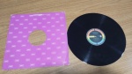 Lote com Lp Vinil Kiko Zambianchi Promocional, capa com sinais de uso e manuseio, pode haver desgaste. Disco pode conter poeira e riscos, mesmo que superficiais, podendo ocasionar algum nível de ruído na audição.Itens vendidos no estado que apresentam as fotos, qualquer dúvida por gentileza entrar em contato com nosso Whatsapp (24)992260836 para esclarescimentos até o dia anterior ao pregão!!!