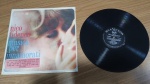 Lote com Lp Vinil Nico Fidenco "Música per namorati" , capa comsinais de uso e manuseio, pode haver desgaste. Disco pode conter poeira e riscos, mesmo que superficiais, podendo ocasionar algum nível de ruído na audição.Itens vendidos no estado que apresentam as fotos, qualquer dúvida por gentileza entrar em contato com nosso Whatsapp (24)992260836 para esclarescimentos até o dia anterior ao pregão