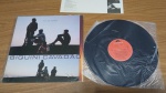 Lote com Lp Vinil Biquini Cavadão " A era da incerteza", capa com sinais de uso e manuseio, pode haver desgaste. Disco pode conter poeira e riscos, mesmo que superficiais, podendo ocasionar algum nível de ruído na audição.Itens vendidos no estado que apresentam as fotos, qualquer dúvida por gentileza entrar em contato com nosso Whatsapp (24)992260836 para esclarescimentos até o dia anterior ao pregão