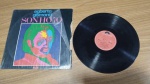 Lote com Lp Vinil Egberto Gismonti "Sonho 70", capa com sinais de uso e manuseio, pode haver desgaste. Disco pode conter poeira e riscos, mesmo que superficiais, podendo ocasionar algum nível de ruído na audição.Itens vendidos no estado que apresentam as fotos, qualquer dúvida por gentileza entrar em contato com nosso Whatsapp (24)992260836 para esclarescimentos até o dia anterior ao pregão