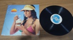 Lote com Lp Trilha Sonora novela "Sol de verão" ,capa com Mofo e descolando,sinais de uso e manuseio, pode haver desgaste. Disco pode conter poeira e riscos, mesmo que superficiais, podendo ocasionar algum nível de ruído na audição.Itens vendidos no estado que apresentam as fotos, qualquer dúvida por gentileza entrar em contato com nosso Whatsapp (24)992260836 para esclarescimentos até o dia anterior ao pregão