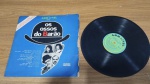 Lote com Lp Trilha Sonora novela "Os ossos do Barão" ,capa solta,com sinais de uso e manuseio, pode haver desgaste. Disco pode conter poeira e riscos, mesmo que superficiais, podendo ocasionar algum nível de ruído na audição.Itens vendidos no estado que apresentam as fotos, qualquer dúvida por gentileza entrar em contato com nosso Whatsapp (24)992260836 para esclarescimentos até o dia anterior ao pregão
