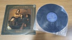 Lote com Lp disco de vinil MPB4 "Palhaços e reis",capa com sinais de uso e manuseio, pode haver desgaste ou mofo. Disco pode conter poeira e riscos, mesmo que superficiais, podendo ocasionar algum nível de ruído na audição.Itens vendidos no estado que apresentam as fotos, qualquer dúvida por gentileza entrar em contato com nosso Whatsapp (24)992260836 para esclarescimentos até o dia anterior ao pregão