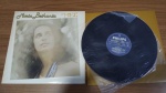 Lote com Lp disco de Vinil Maria Bethania "Mel", capa com sinais de uso e manuseio, pode haver desgaste ou mofo. Disco pode conter poeira e riscos, mesmo que superficiais, podendo ocasionar algum nível de ruído na audição.Itens vendidos no estado que apresentam as fotos, qualquer dúvida por gentileza entrar em contato com nosso Whatsapp (24)992260836 para esclarescimentos até o dia anterior ao pregão