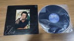 Lote com Lp disco de Vinil Elis Regina, capa com sinais de uso e manuseio, pode haver desgaste ou mofo. Disco pode conter poeira e riscos, mesmo que superficiais, podendo ocasionar algum nível de ruído na audição.Itens vendidos no estado que apresentam as fotos, qualquer dúvida por gentileza entrar em contato com nosso Whatsapp (24)992260836 para esclarescimentos até o dia anterior ao pregão